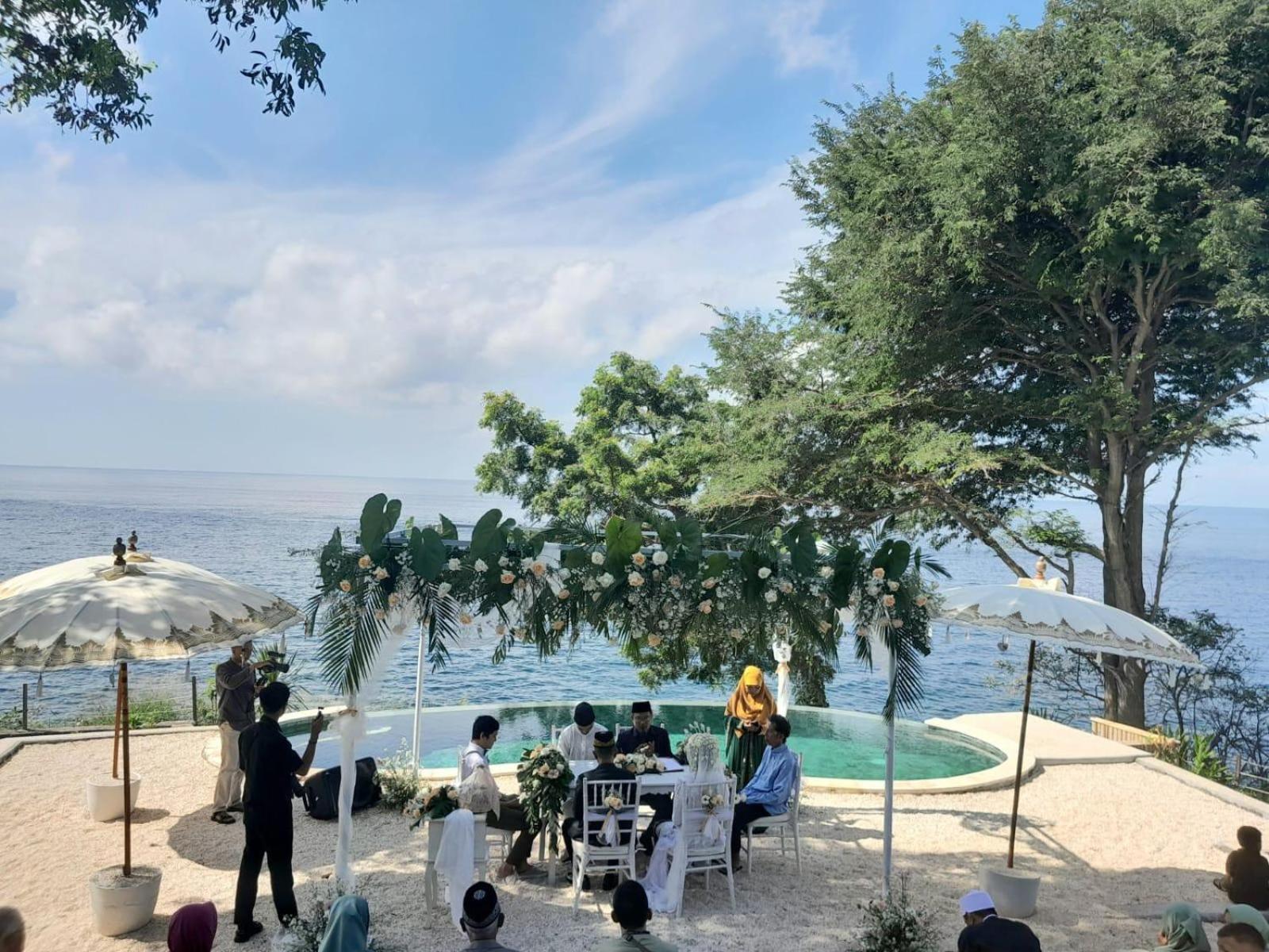 Bali Cliff Glamping Hotel Seraya Exterior foto
